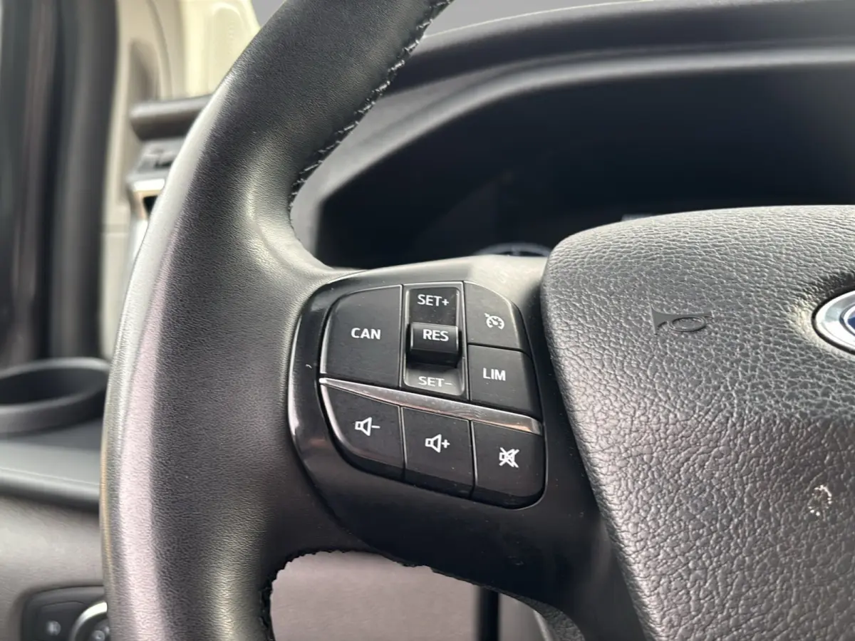 320 2.0 TDCI L1H1 Limited | Trekhaak | Sortimo inrichting | Camera | Stoelverwarming