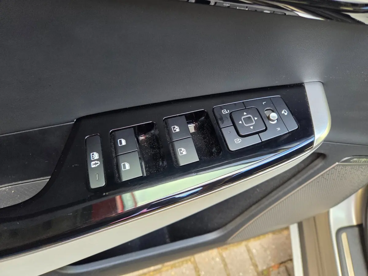 GT-Line 77.4 kWh Stoelverwarming + koeling/ Achterbank verwarming/ Pano/ 360 camera/ Rijklaarprijs!