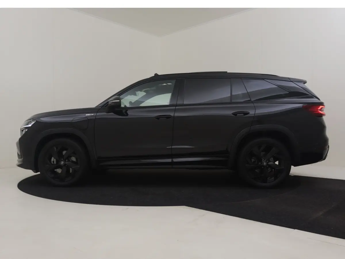 1.5 TSI PHEV Sportline Business 204PK DSG/AUT | Head-up display | Elektr glazen pano-dak | Trekhaak uitklapbaar | Stoel/stuurverw | Cruise contr adapt | Side assist | DAB | NAVI | LED | 19"L