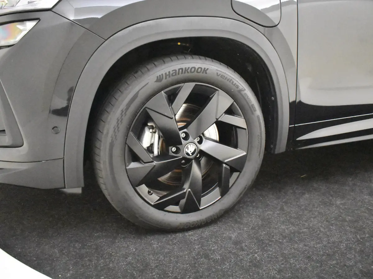 1.5 TSI PHEV Sportline Business 204PK DSG/AUT | Head-up display | Elektr glazen pano-dak | Trekhaak uitklapbaar | Stoel/stuurverw | Cruise contr adapt | Side assist | DAB | NAVI | LED | 19"L