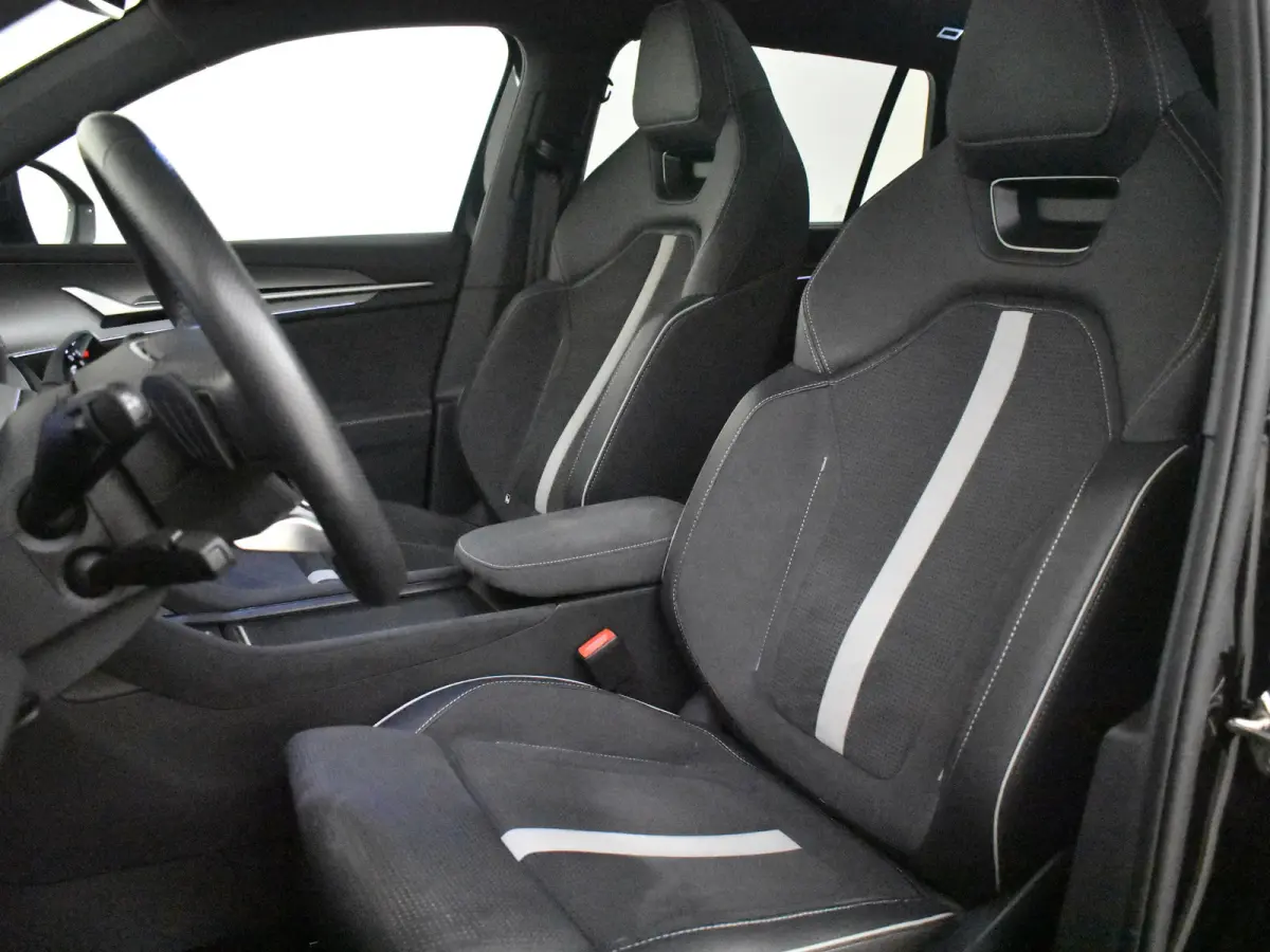 1.5 TSI PHEV Sportline Business 204PK DSG/AUT | Head-up display | Elektr glazen pano-dak | Trekhaak uitklapbaar | Stoel/stuurverw | Cruise contr adapt | Side assist | DAB | NAVI | LED | 19"L