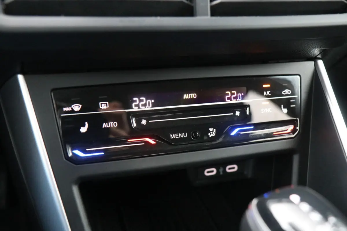 1.0 TSI 115pk DSG Life Edition | App Connect | Clima | Achteruitrijcamera | Stoelverwarming