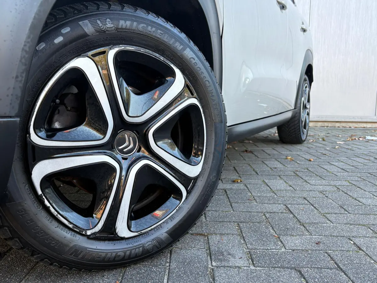 1.2 PureT. 110PK Feel Pano-dak/Trekhaak/Parkeerhulp/Bluetooth