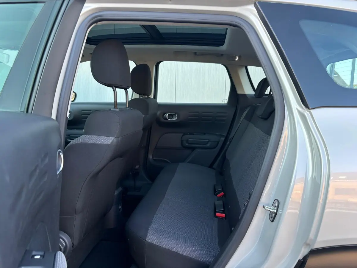 1.2 PureT. 110PK Feel Pano-dak/Trekhaak/Parkeerhulp/Bluetooth