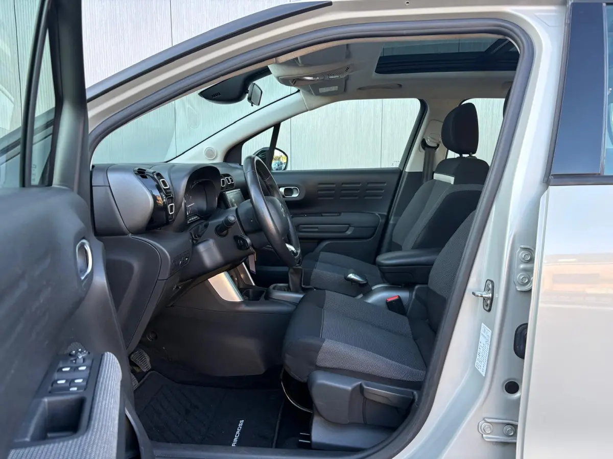 1.2 PureT. 110PK Feel Pano-dak/Trekhaak/Parkeerhulp/Bluetooth