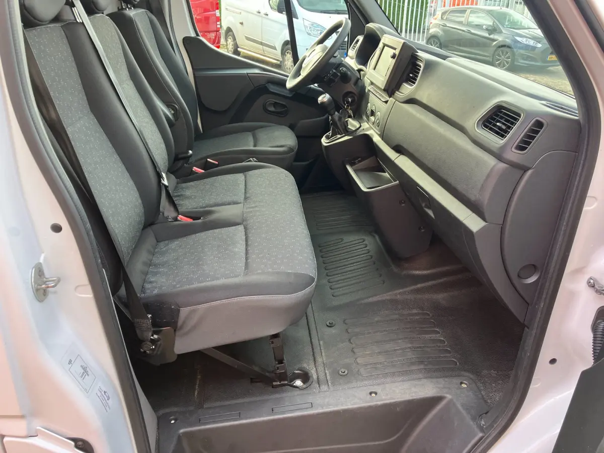 2.3 Turbo L3H1 Gesloten laadbak met laadklep