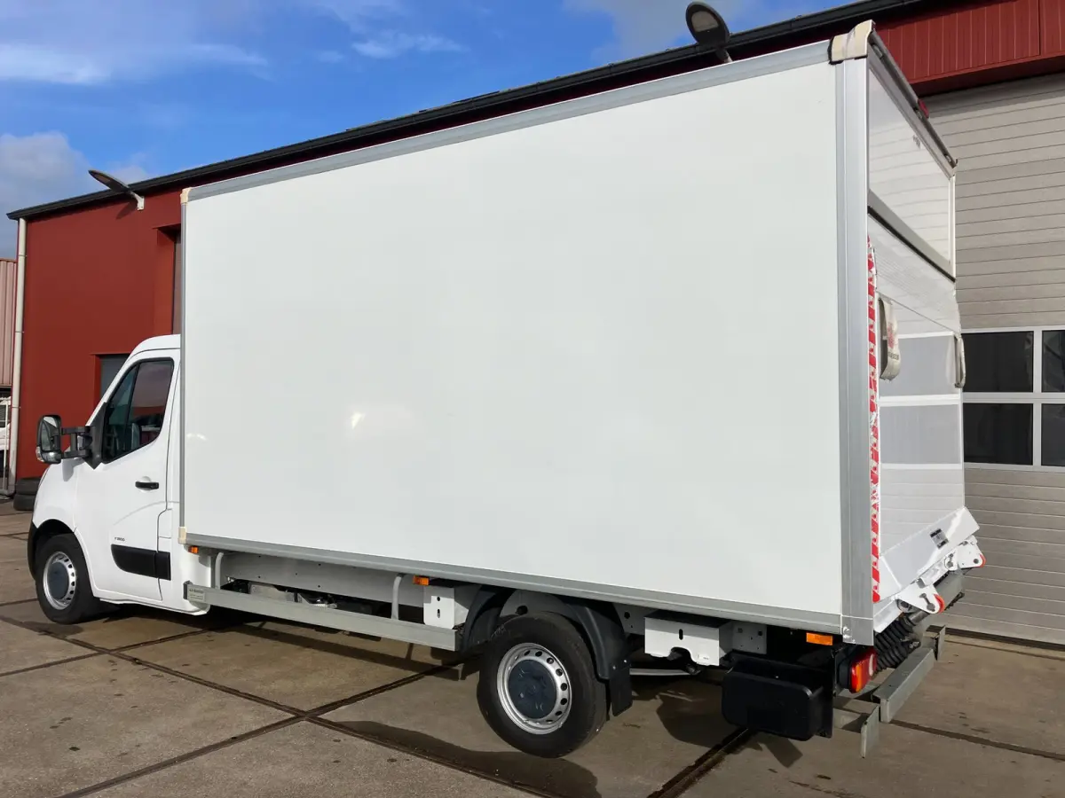 2.3 Turbo L3H1 Gesloten laadbak met laadklep