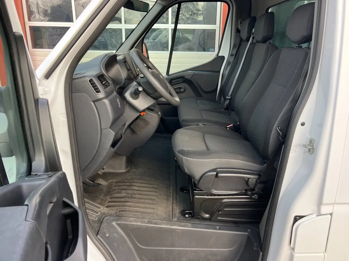 2.3 Turbo L3H1 Gesloten laadbak met laadklep