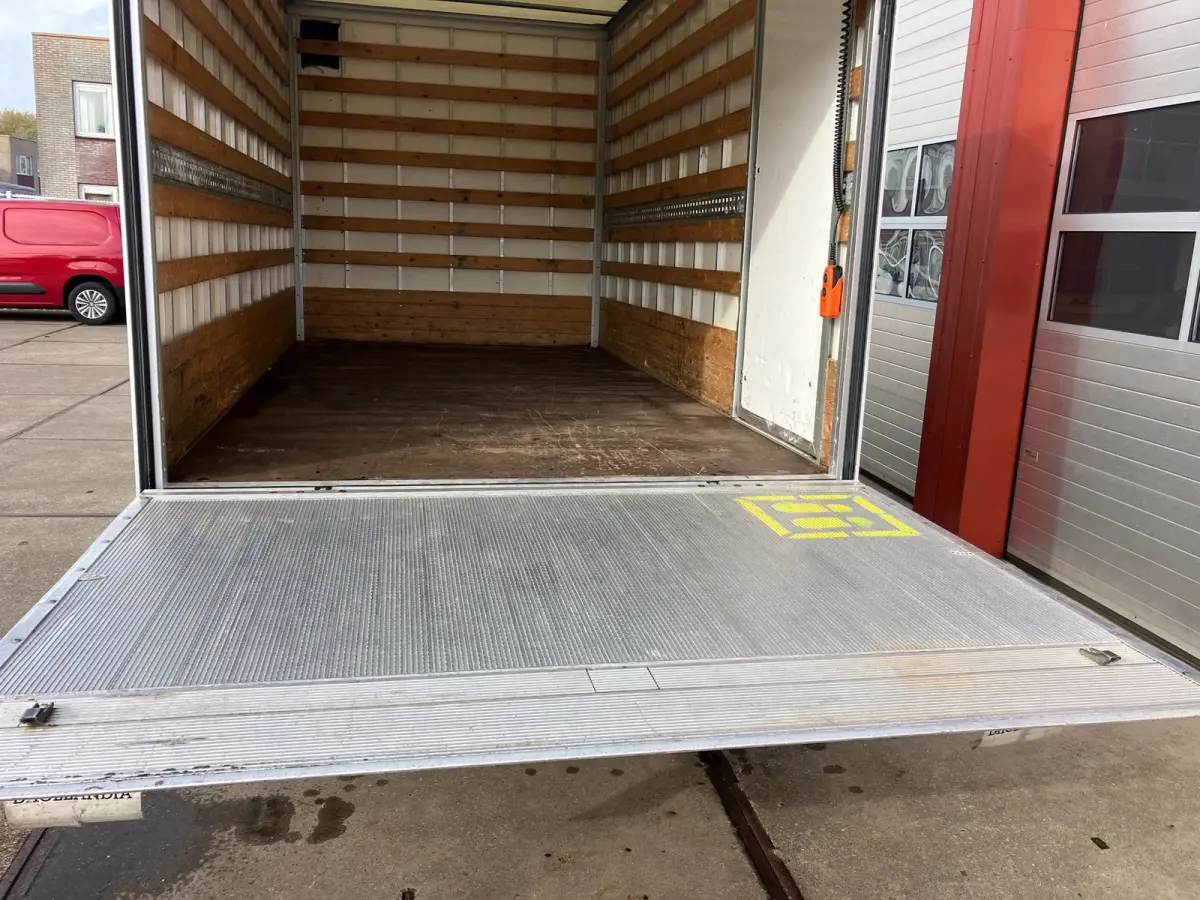 2.3 Turbo L3H1 Gesloten laadbak met laadklep