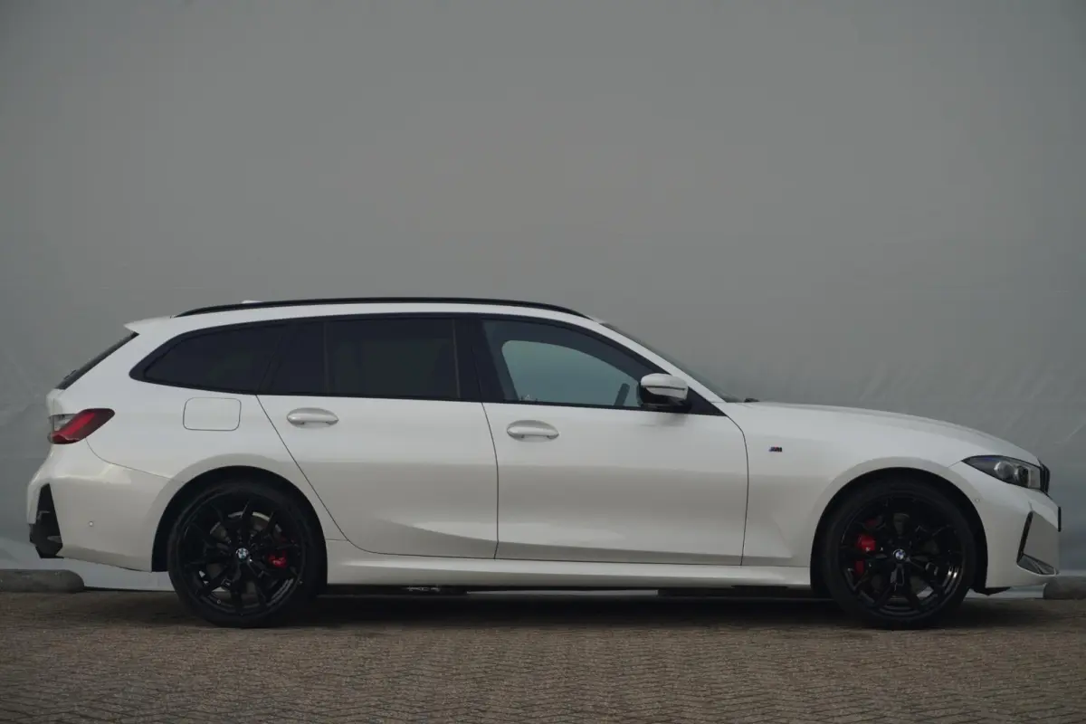 330e | M Sportpakket Pro | Panoramadak | Harman Kardon | M Sportstoelen | Stuur-/stoelverwarming