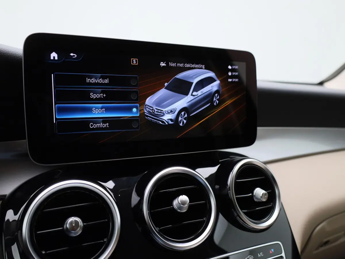 200 Business Solution Limited | Automaat | Apple Carplay / Android Auto | Achteruitrijcamera | Parkeersensoren | Stoelverwarming | Trekhaak |