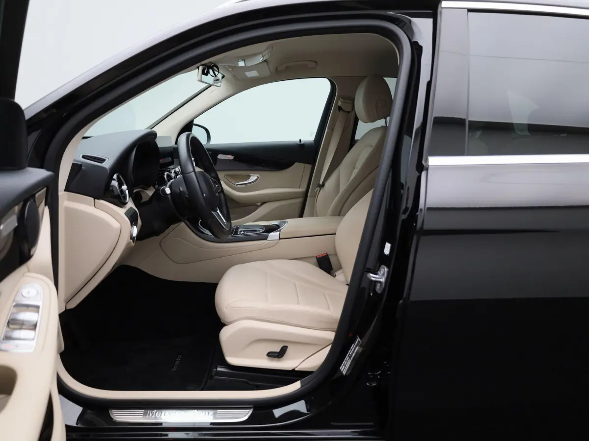 200 Business Solution Limited | Automaat | Apple Carplay / Android Auto | Achteruitrijcamera | Parkeersensoren | Stoelverwarming | Trekhaak |