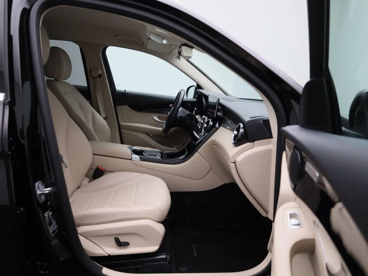 200 Business Solution Limited | Automaat | Apple Carplay / Android Auto | Achteruitrijcamera | Parkeersensoren | Stoelverwarming | Trekhaak |