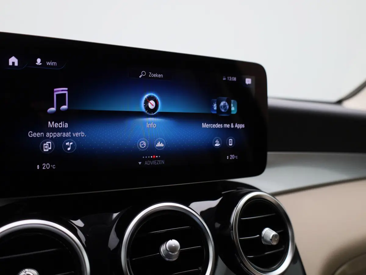 200 Business Solution Limited | Automaat | Apple Carplay / Android Auto | Achteruitrijcamera | Parkeersensoren | Stoelverwarming | Trekhaak |