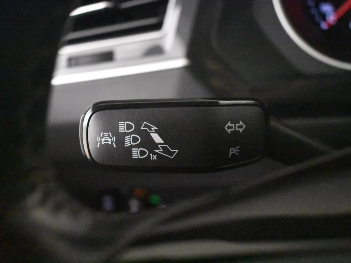 1.4 TSI Comfortline l Cruise Control l Metallic lak l Navigatie l Apple Car Play/Android l Multifunct. Stuurwiel l Climate Control l