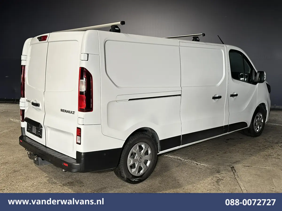 2.0 dCi 150pk L2H1 Facelift SPORT Euro6 Airco | Camera | Navigatie | LED | Trekhaak Cruisecontrol, Dakdragers, Parkeersensoren, Bijrijdersbank