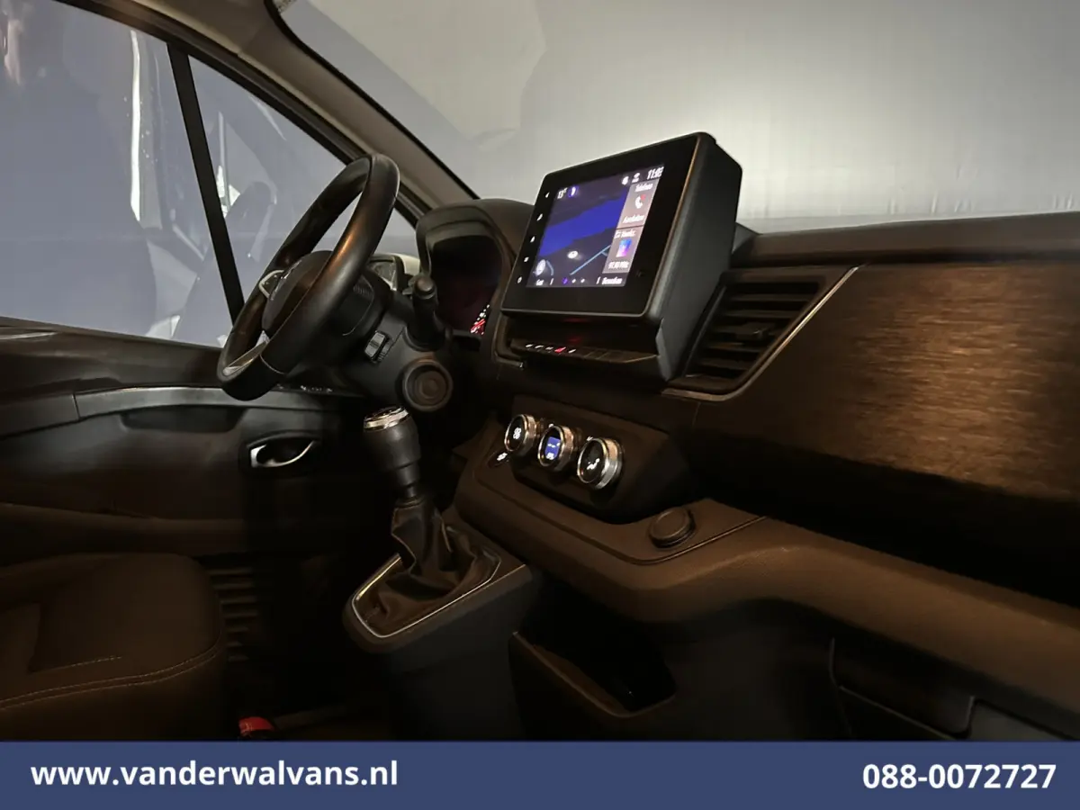 2.0 dCi 150pk L2H1 Facelift SPORT Euro6 Airco | Camera | Navigatie | LED | Trekhaak Cruisecontrol, Dakdragers, Parkeersensoren, Bijrijdersbank