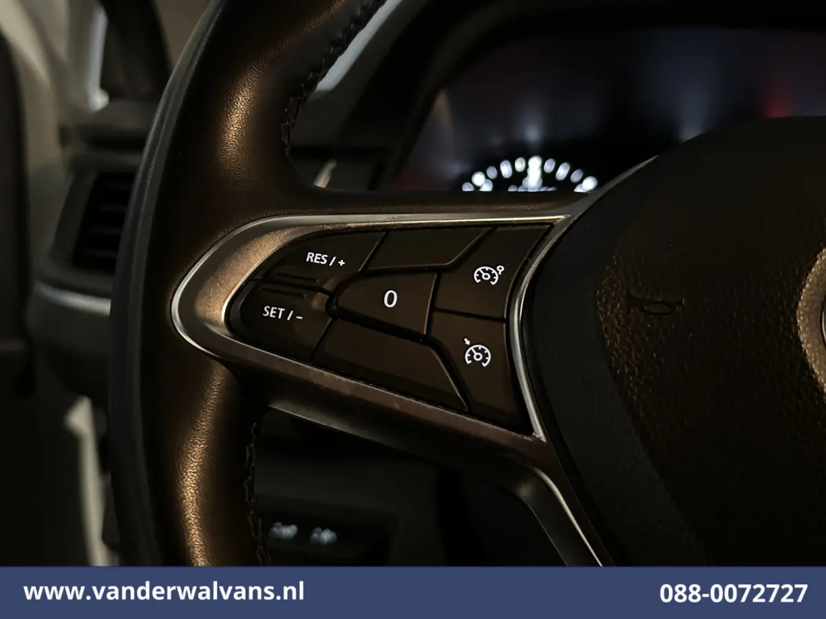 2.0 dCi 150pk L2H1 Facelift SPORT Euro6 Airco | Camera | Navigatie | LED | Trekhaak Cruisecontrol, Dakdragers, Parkeersensoren, Bijrijdersbank
