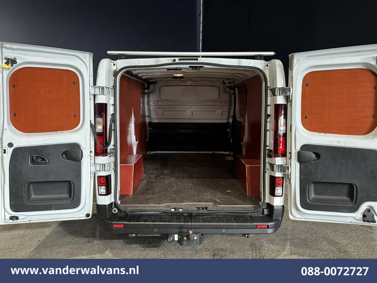 2.0 dCi 150pk L2H1 Facelift SPORT Euro6 Airco | Camera | Navigatie | LED | Trekhaak Cruisecontrol, Dakdragers, Parkeersensoren, Bijrijdersbank