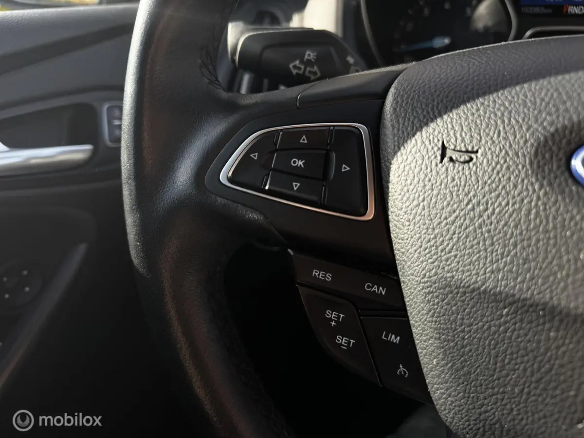 1.0 Trend Stoel+Stuur+Voorruit.vrw*Carplay*Cruise