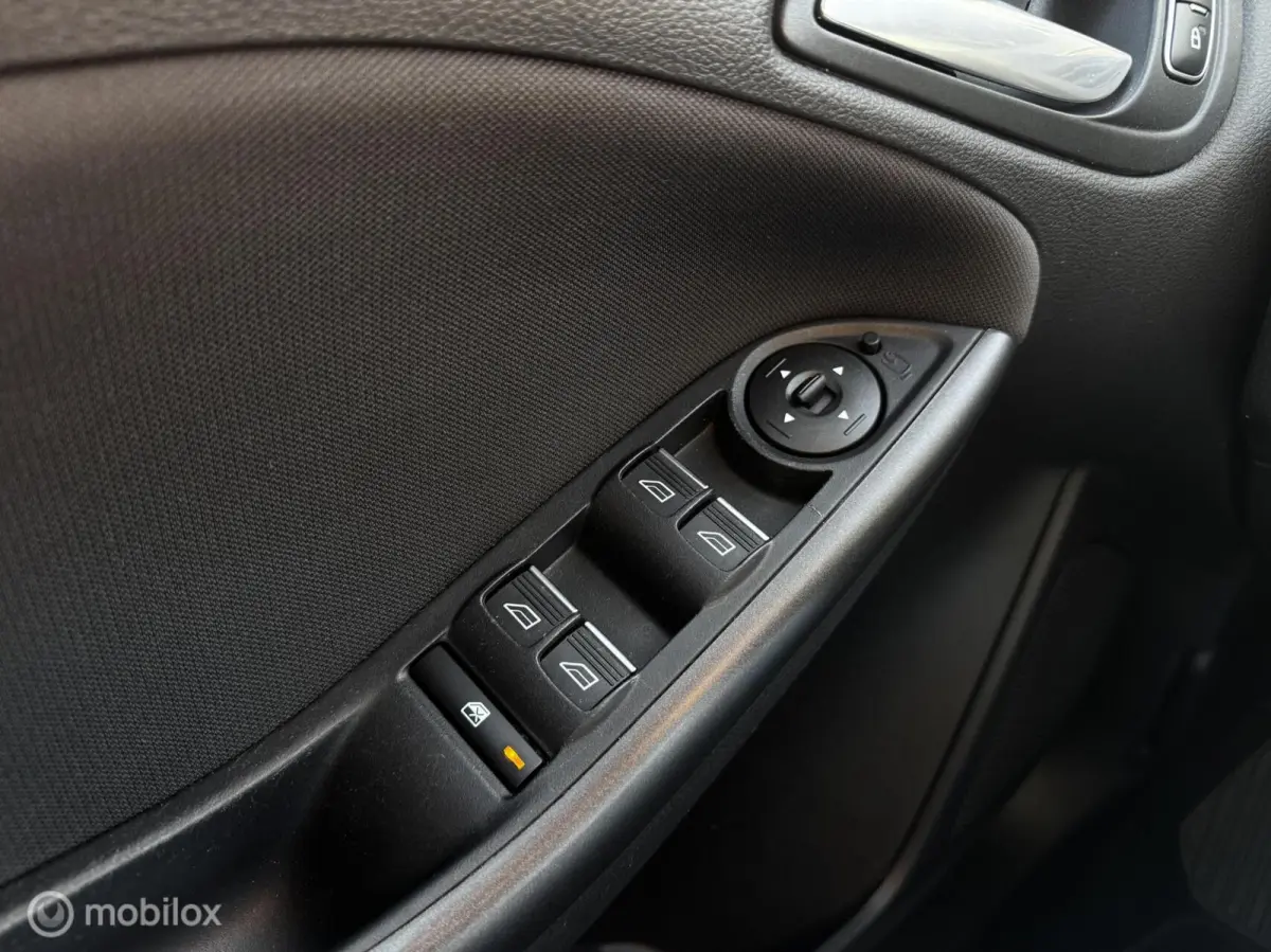 1.0 Trend Stoel+Stuur+Voorruit.vrw*Carplay*Cruise