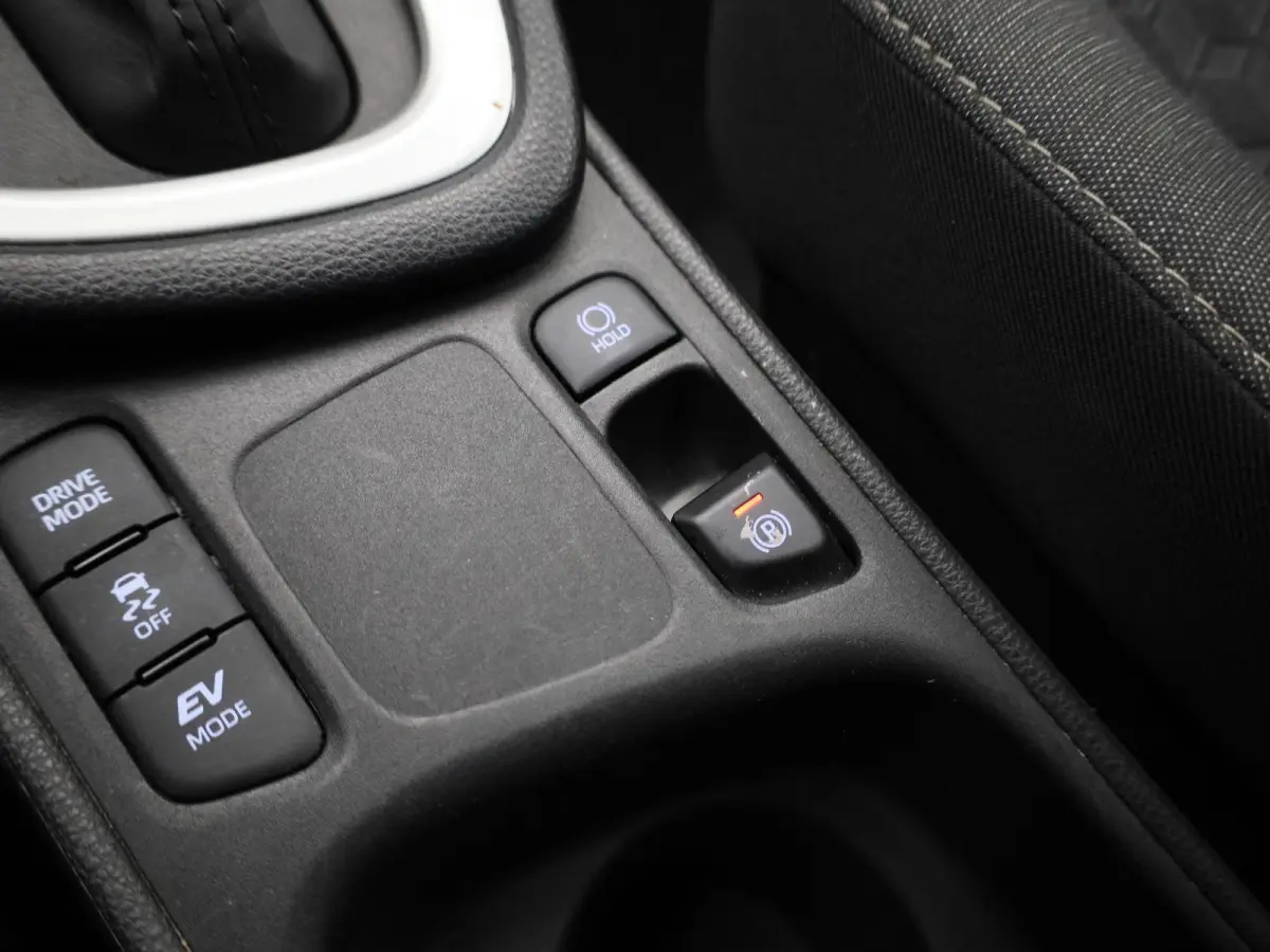 1.5 Hybrid Active | Automaat | Apple Carplay / Android Auto | Cruise Control | Achteruitrijcamera | Climate Control |