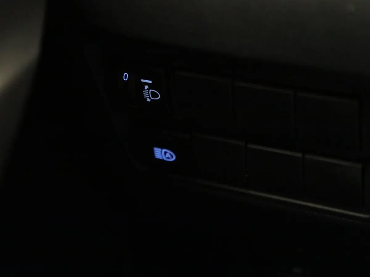 1.5 Hybrid Active | Automaat | Apple Carplay / Android Auto | Cruise Control | Achteruitrijcamera | Climate Control |