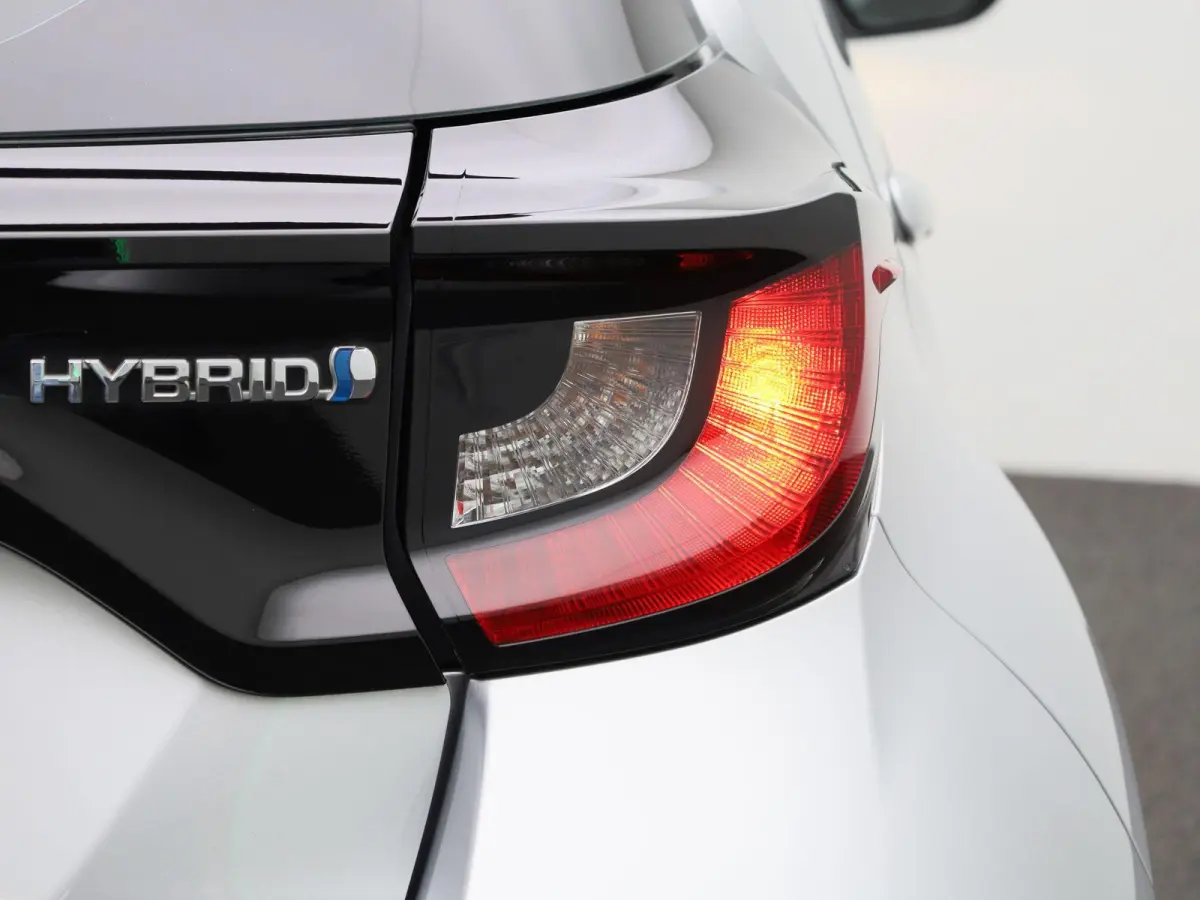 1.5 Hybrid Active | Automaat | Apple Carplay / Android Auto | Cruise Control | Achteruitrijcamera | Climate Control |