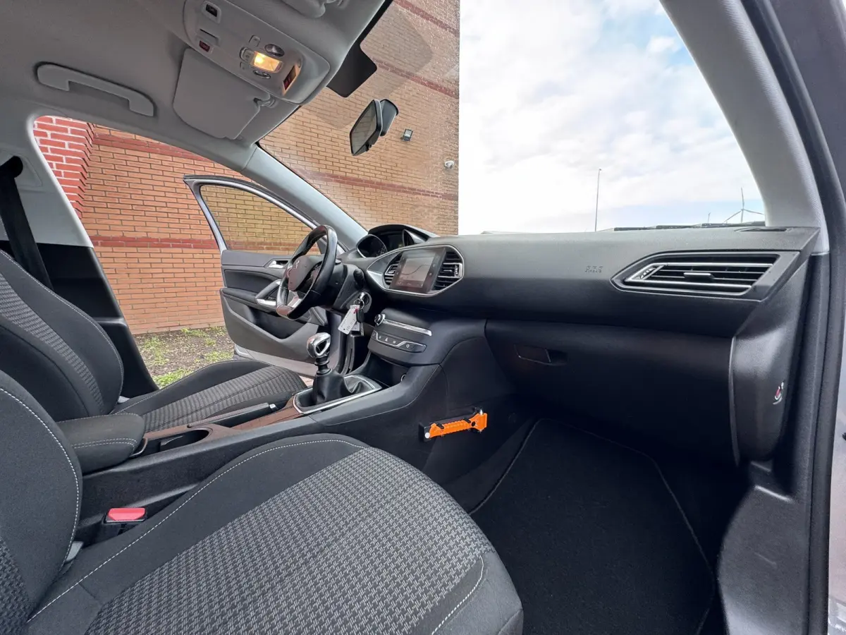 1.5 BlueHDi Blue Lease, Euro 6, Apple Carplay, Marge