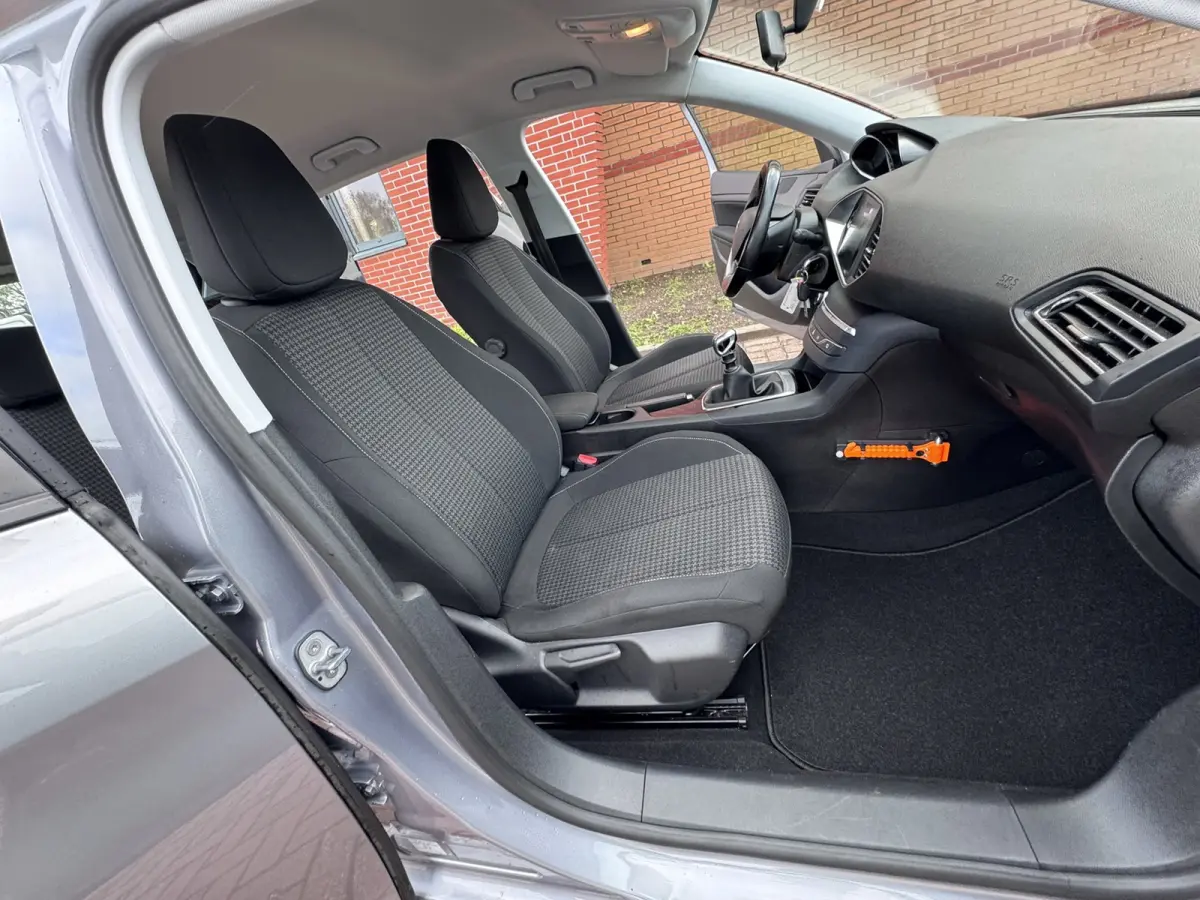 1.5 BlueHDi Blue Lease, Euro 6, Apple Carplay, Marge