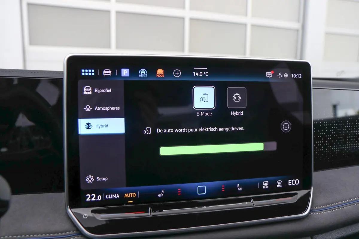 1.5 eHybrid 272pk R-Line | SoH 99% | Trekhaak | 360 Camera | Navigatie | Stoelverwarming