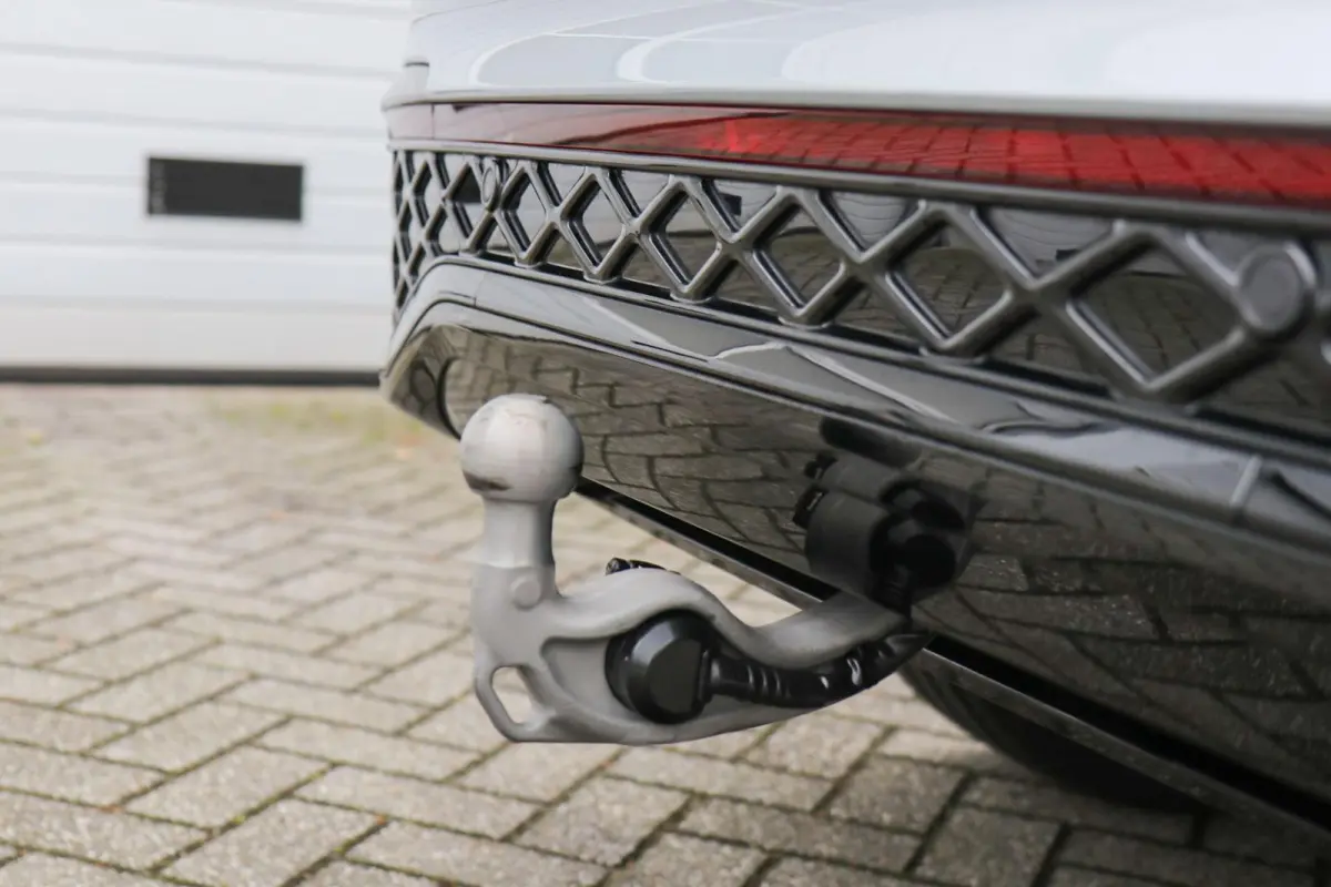 1.5 eHybrid 272pk R-Line | SoH 99% | Trekhaak | 360 Camera | Navigatie | Stoelverwarming