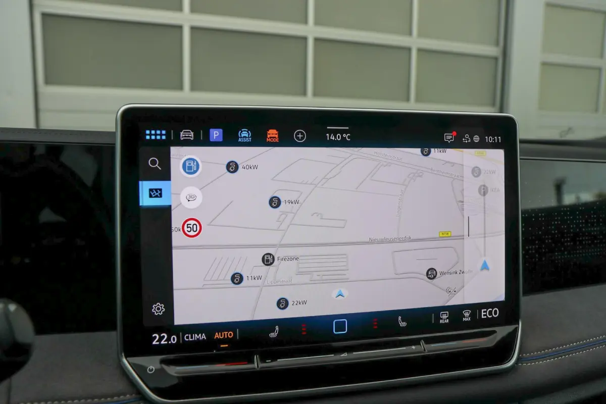 1.5 eHybrid 272pk R-Line | SoH 99% | Trekhaak | 360 Camera | Navigatie | Stoelverwarming