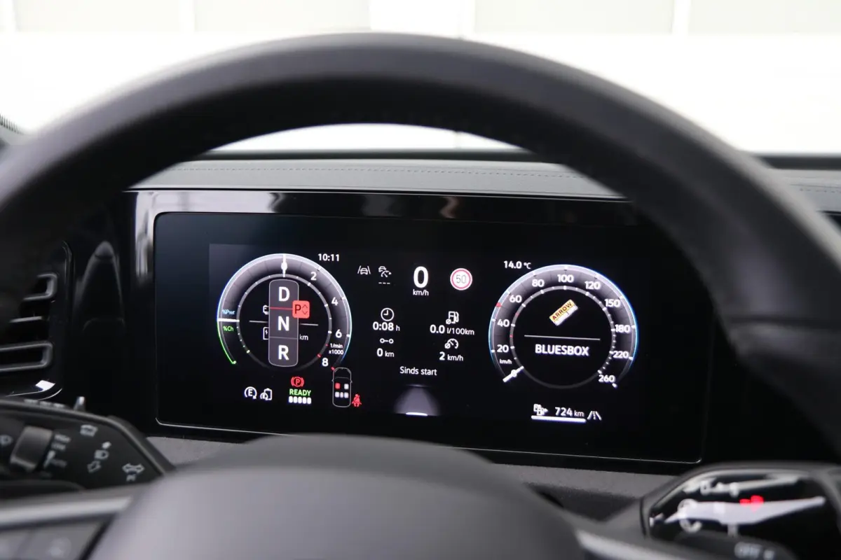 1.5 eHybrid 272pk R-Line | SoH 99% | Trekhaak | 360 Camera | Navigatie | Stoelverwarming