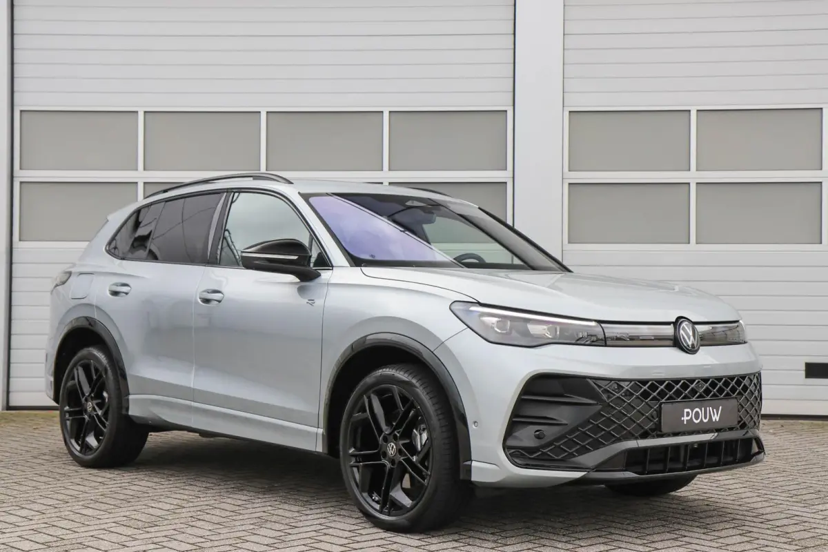 1.5 eHybrid 272pk R-Line | SoH 99% | Trekhaak | 360 Camera | Navigatie | Stoelverwarming