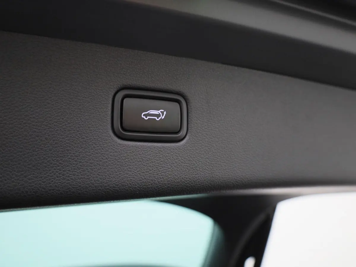 1.6 T-GDi Premium 4WD | Automaat | Achteruitrijcamera | Parkeersensoren | Panoramadak | Panoramadak | Stoelverwarming | Stuurverwarming |