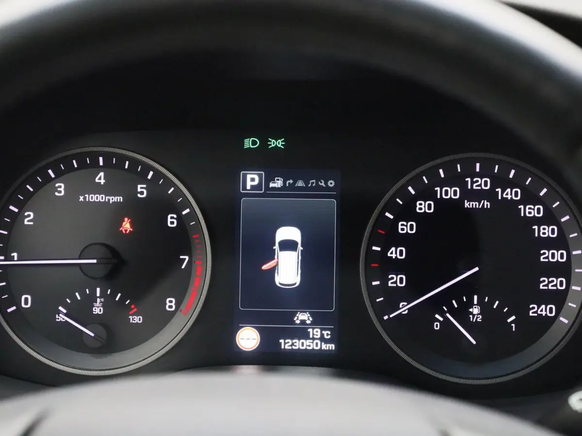 1.6 T-GDi Premium 4WD | Automaat | Achteruitrijcamera | Parkeersensoren | Panoramadak | Panoramadak | Stoelverwarming | Stuurverwarming |