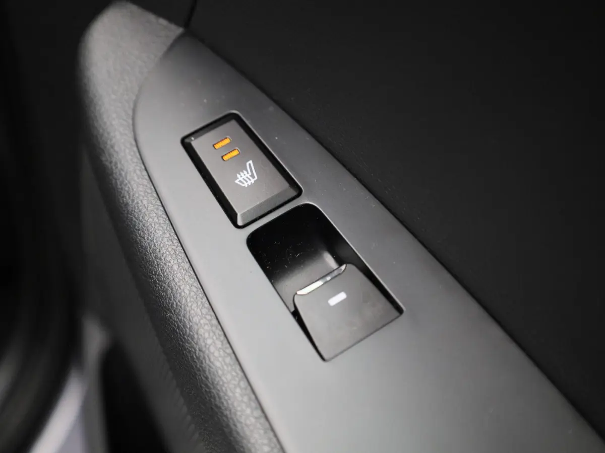 1.6 T-GDi Premium 4WD | Automaat | Achteruitrijcamera | Parkeersensoren | Panoramadak | Panoramadak | Stoelverwarming | Stuurverwarming |