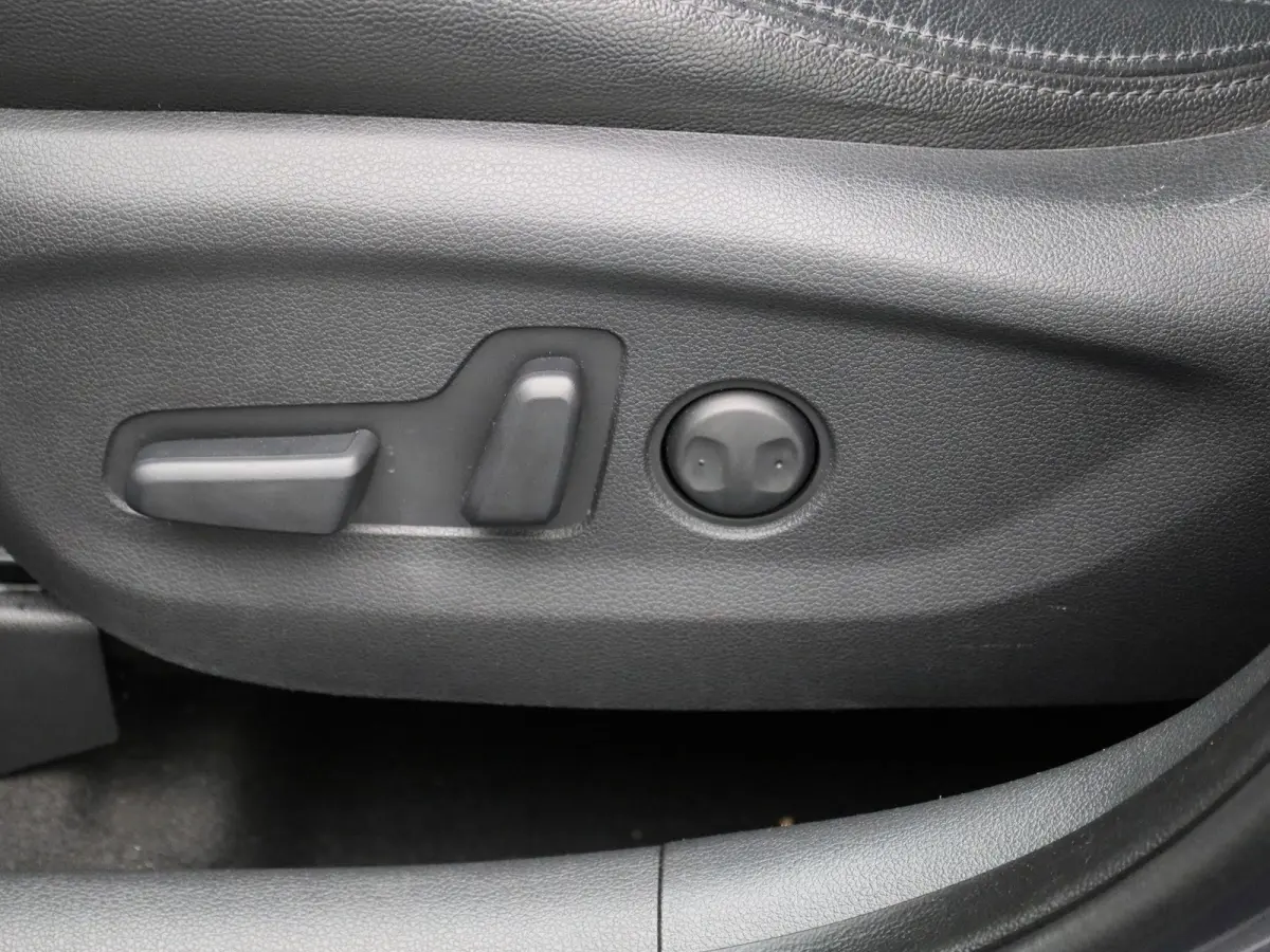 1.6 T-GDi Premium 4WD | Automaat | Achteruitrijcamera | Parkeersensoren | Panoramadak | Panoramadak | Stoelverwarming | Stuurverwarming |