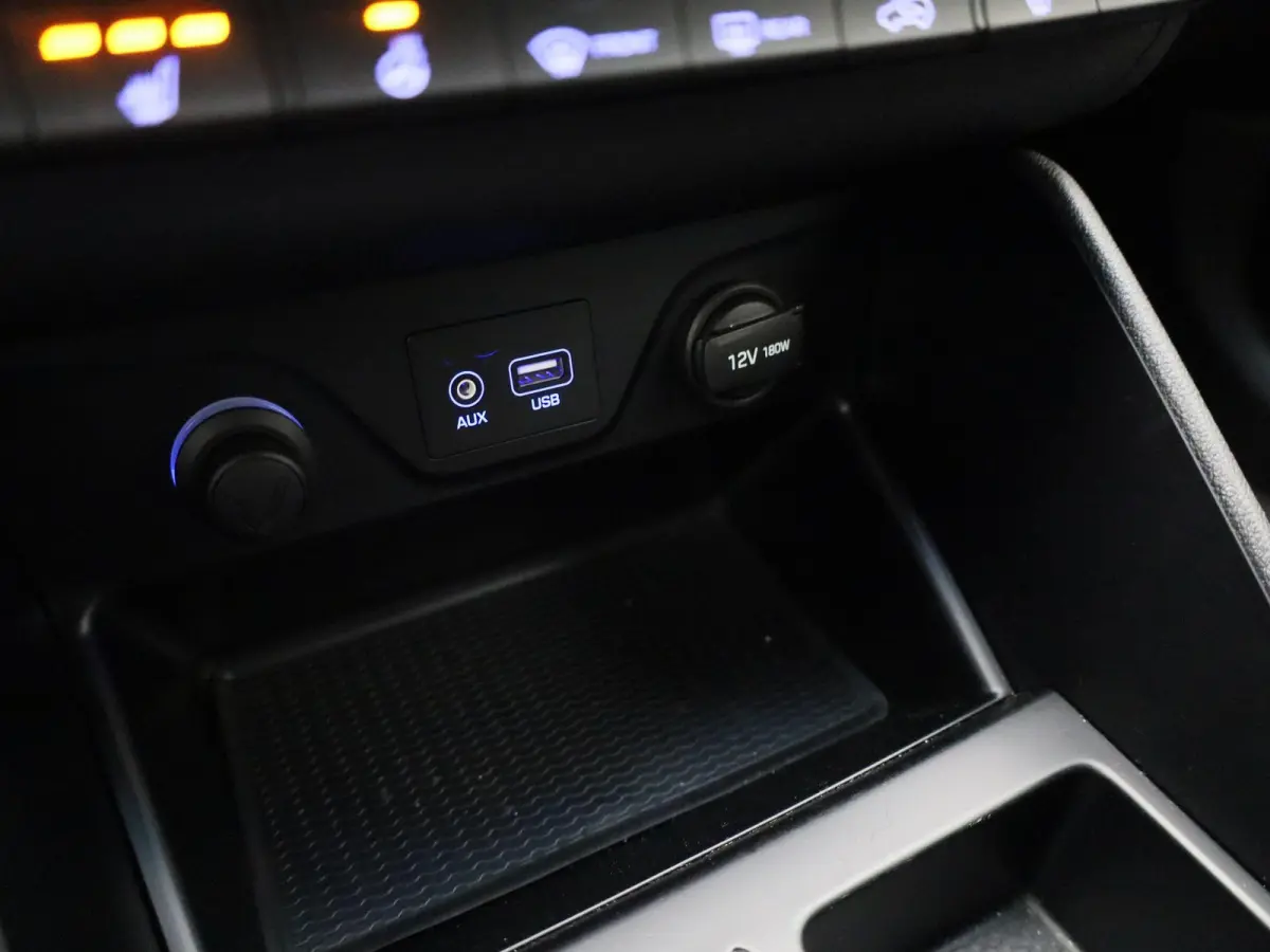 1.6 T-GDi Premium 4WD | Automaat | Achteruitrijcamera | Parkeersensoren | Panoramadak | Panoramadak | Stoelverwarming | Stuurverwarming |