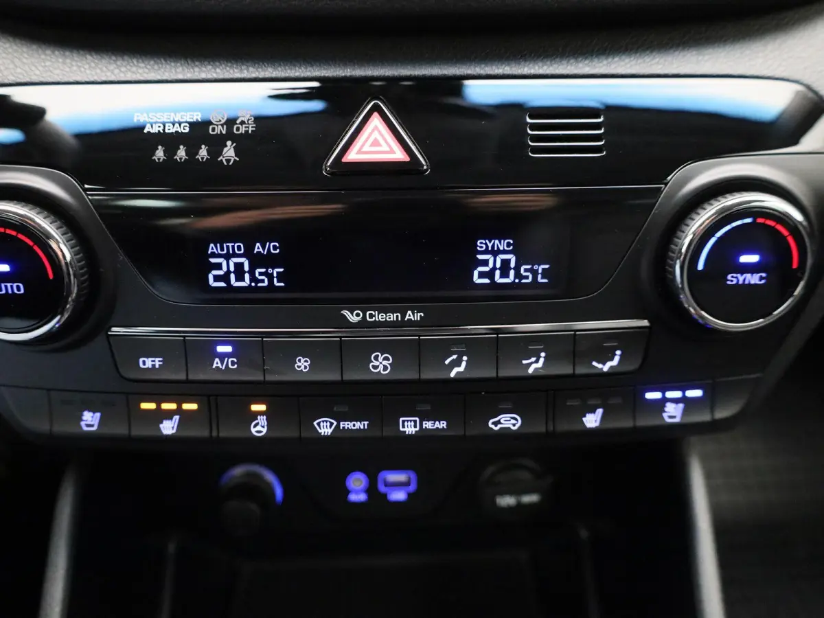1.6 T-GDi Premium 4WD | Automaat | Achteruitrijcamera | Parkeersensoren | Panoramadak | Panoramadak | Stoelverwarming | Stuurverwarming |