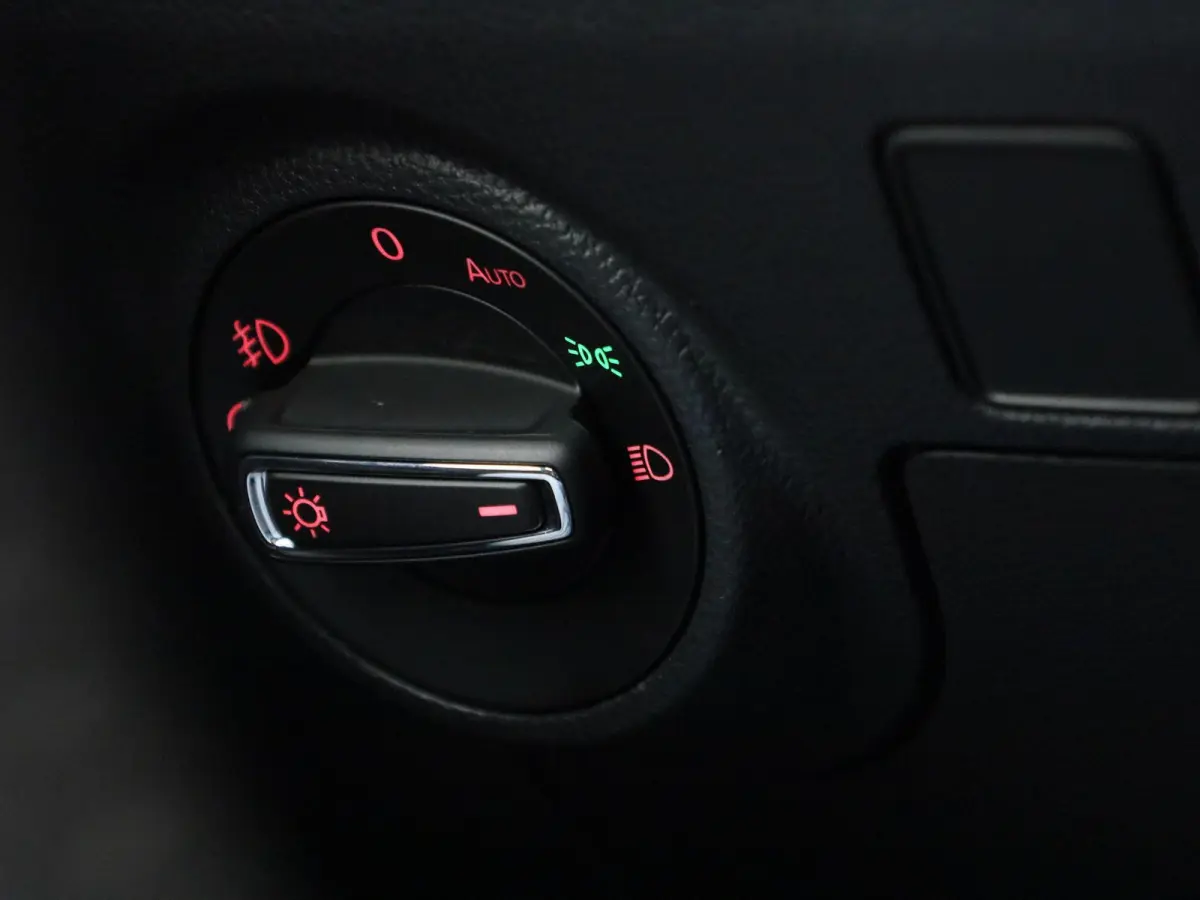 1.0 TSI Style Business Intense Plus | Apple Carplay / Android Auto | Achteruitrijcamera | Parkeersensoren | Stoelverwarming |