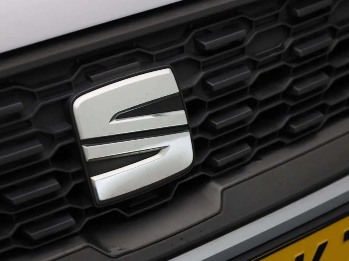 1.0 TSI Style Business Intense Plus | Apple Carplay / Android Auto | Achteruitrijcamera | Parkeersensoren | Stoelverwarming |