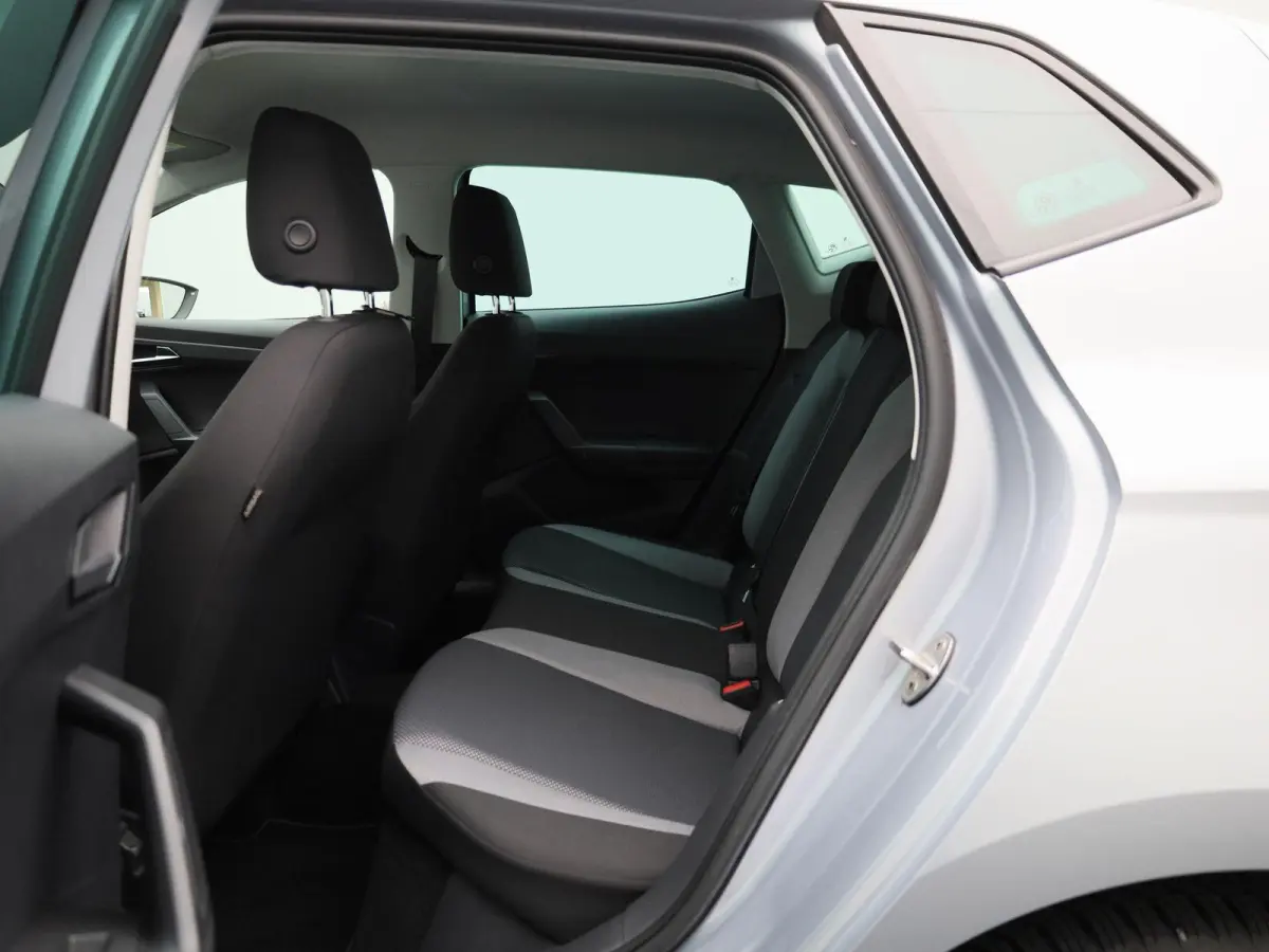 1.0 TSI Style Business Intense Plus | Apple Carplay / Android Auto | Achteruitrijcamera | Parkeersensoren | Stoelverwarming |