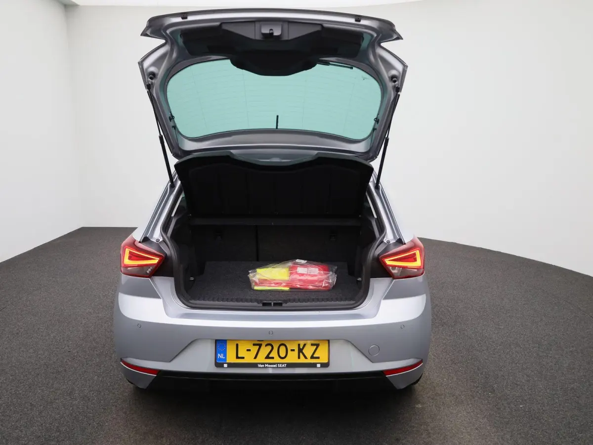 1.0 TSI Style Business Intense Plus | Apple Carplay / Android Auto | Achteruitrijcamera | Parkeersensoren | Stoelverwarming |