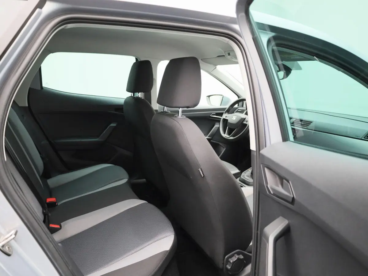 1.0 TSI Style Business Intense Plus | Apple Carplay / Android Auto | Achteruitrijcamera | Parkeersensoren | Stoelverwarming |