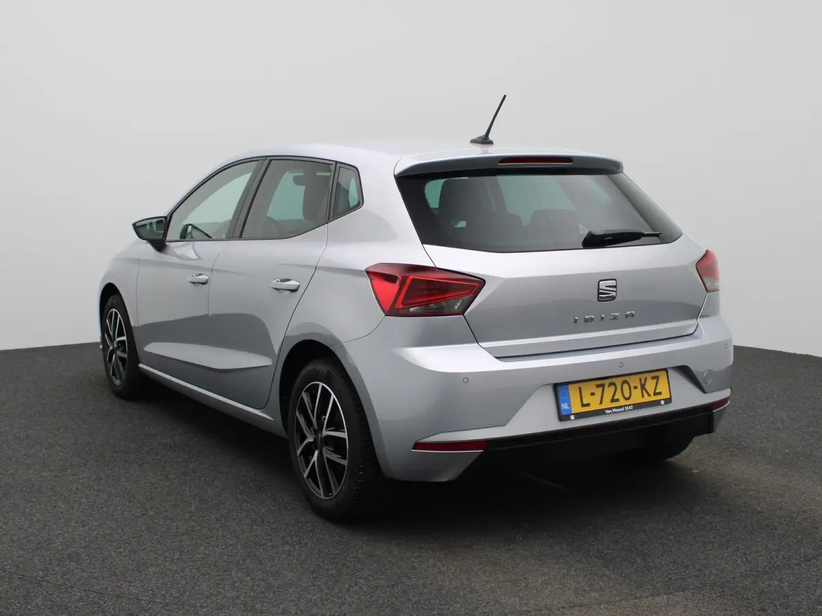 1.0 TSI Style Business Intense Plus | Apple Carplay / Android Auto | Achteruitrijcamera | Parkeersensoren | Stoelverwarming |
