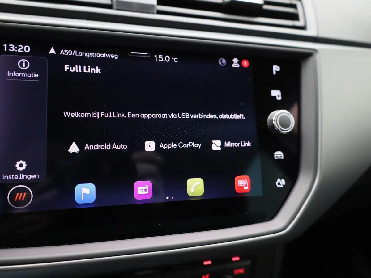 1.0 TSI Style Business Intense Plus | Apple Carplay / Android Auto | Achteruitrijcamera | Parkeersensoren | Stoelverwarming |
