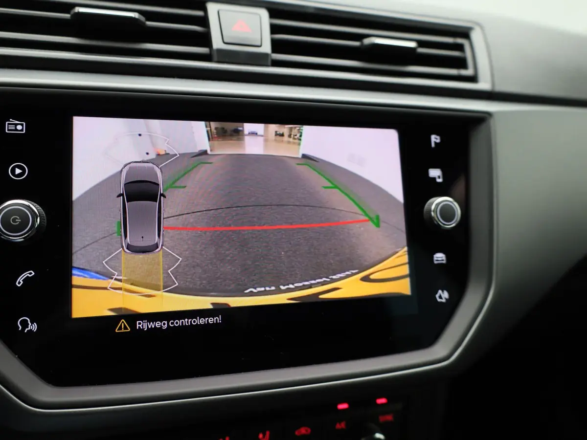 1.0 TSI Style Business Intense Plus | Apple Carplay / Android Auto | Achteruitrijcamera | Parkeersensoren | Stoelverwarming |