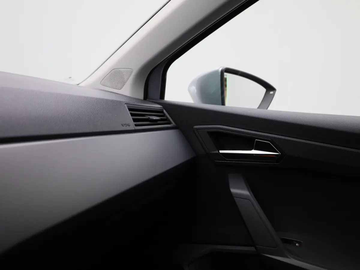 1.0 TSI Style Business Intense Plus | Apple Carplay / Android Auto | Achteruitrijcamera | Parkeersensoren | Stoelverwarming |
